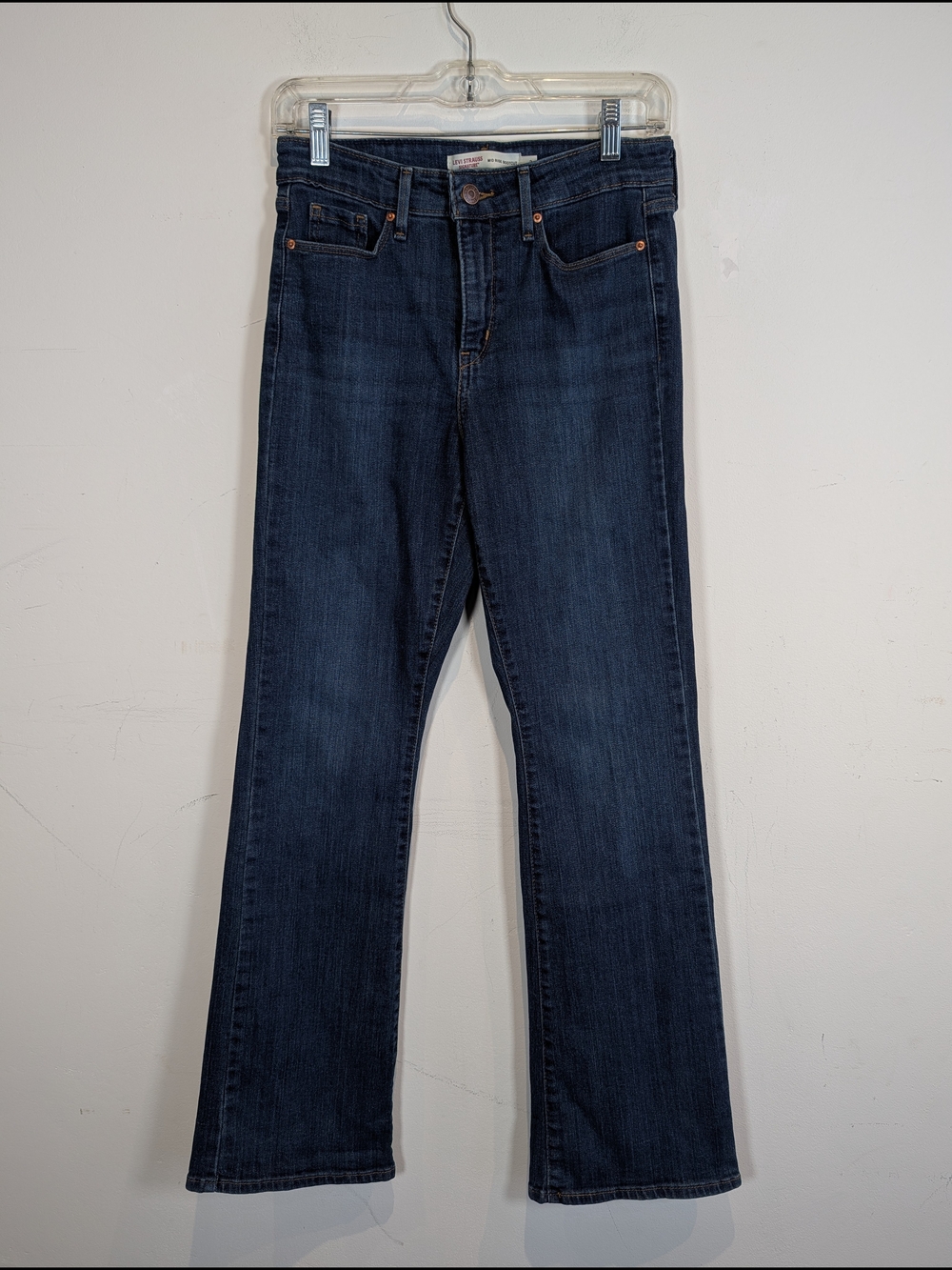 Levi's Signature Mid-Rise Bootcut Jeans in Dark Indigo, Size 2